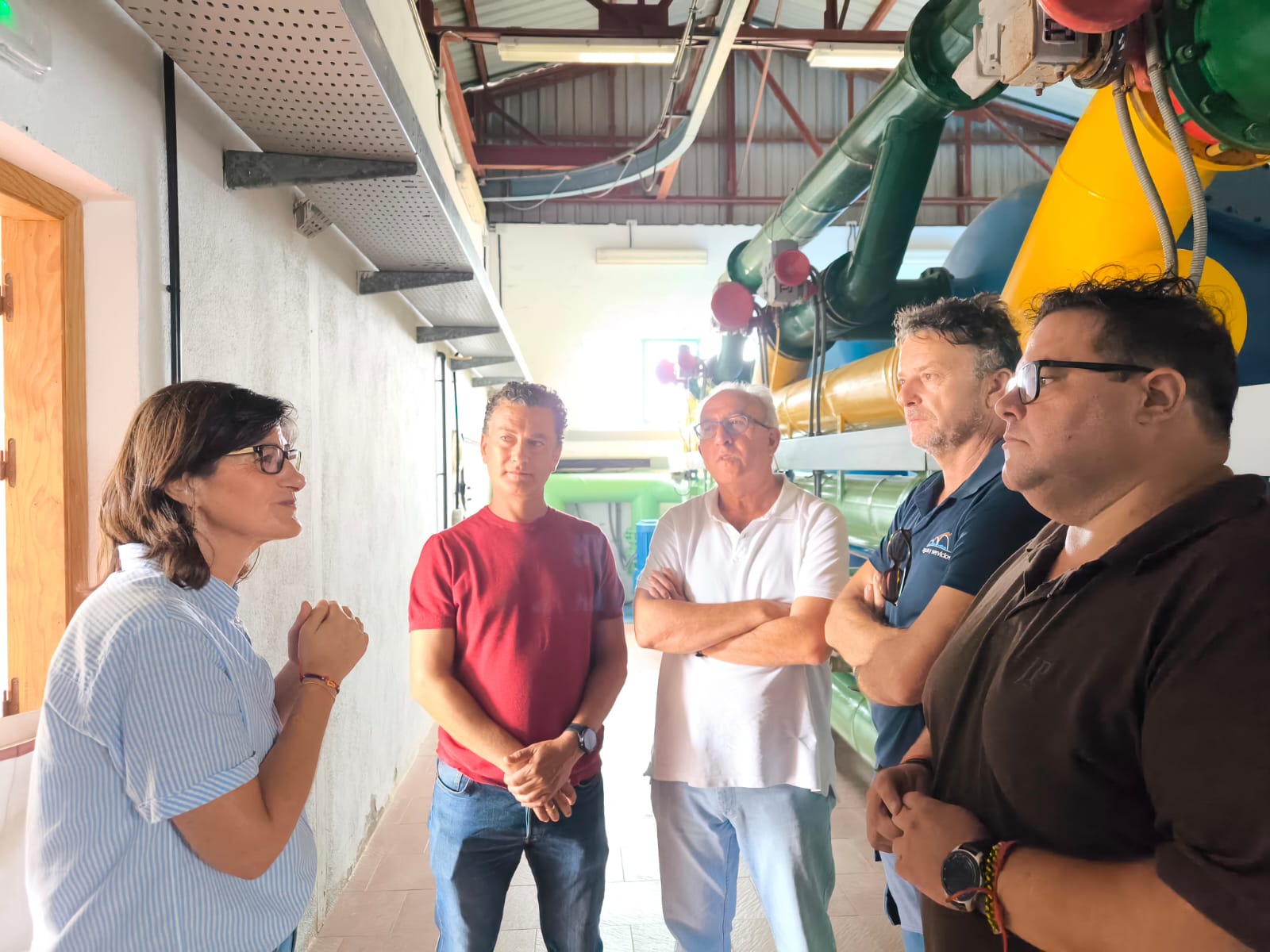 Mancomunidad y Aguas y Servicios planean la reforma de la balsa de la Contraviesa para mejorar la calidad del agua